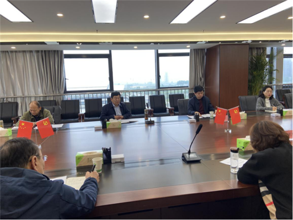 淮南高新區管委會(huì )會(huì )同市自然資源和規劃局約談部分未按土地出讓合同約定實(shí)施的房地產(chǎn)企業(yè)