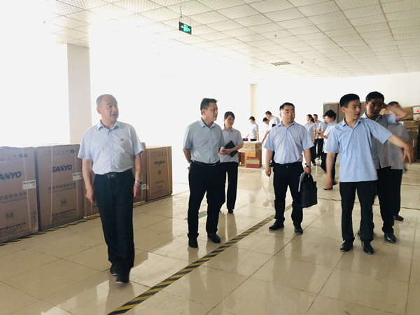 淮南-安徽華聯(lián)商廈開(kāi)展“我為群眾辦實(shí)事”實(shí)踐活動(dòng)