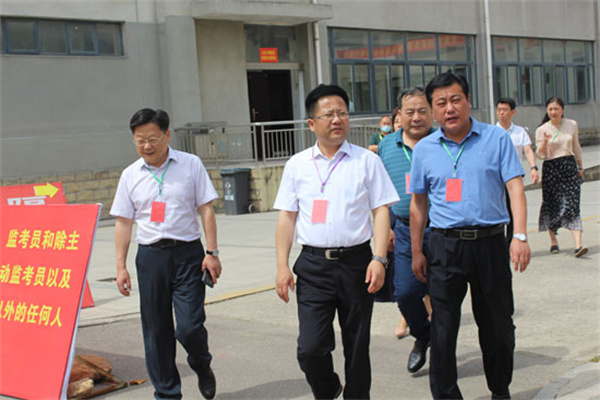 淮南市鳳臺縣領(lǐng)導巡視高考工作