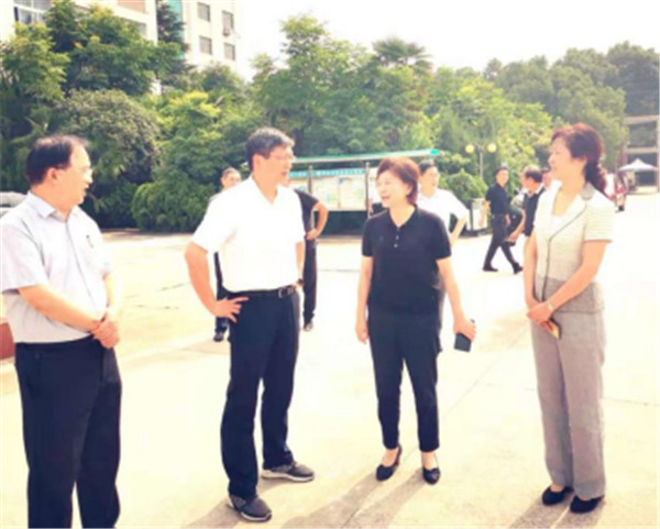 淮南市委常委、宣傳部長(cháng)孫良鴻調研全市中小學(xué)教育集團化辦學(xué)