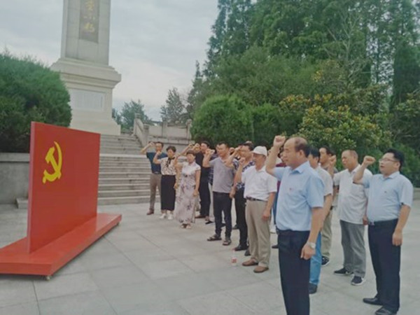 淮南鳳臺縣錢(qián)廟中學(xué)開(kāi)展主題黨日活動(dòng)