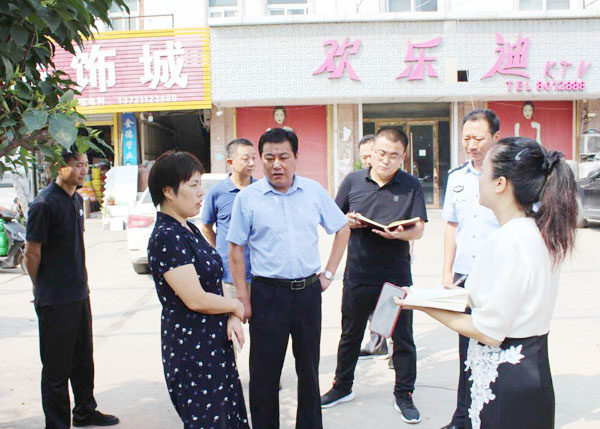 淮南：熊壽宏深入鄉鎮督查文明城市創(chuàng  )建工作