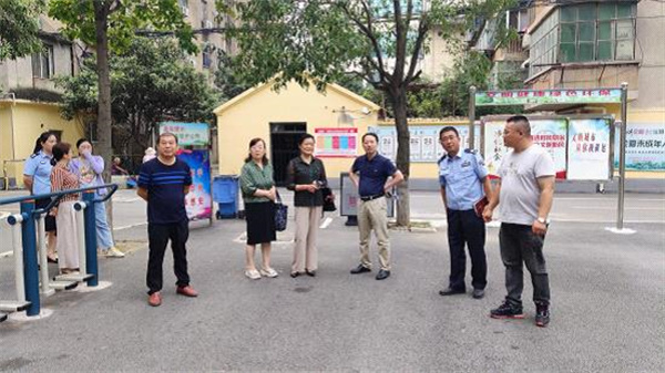 淮南：文明法治并駕齊驅 共建幸福和諧家園 ——市司法局指導白云小區爭創(chuàng  )民主法治示范社區