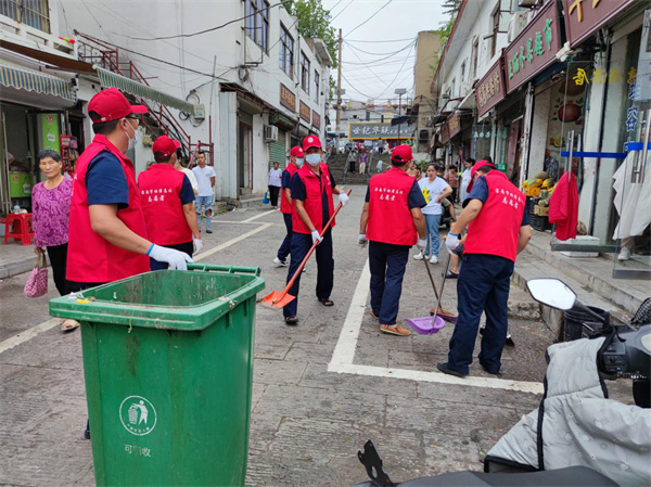 淮南市高塘湖排澇站志愿者配合上窯鎮開(kāi)展 文明創(chuàng  )建活動(dòng)