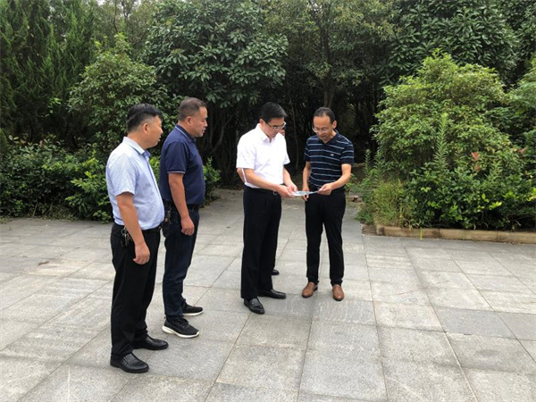 淮南市委副書(shū)記汪謙慎調研市烈士陵園