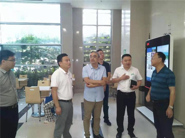 淮南市局黨組成員、副局長(cháng)吳俊平帶隊赴高新區、潘集區進(jìn)行節前市場(chǎng)檢查