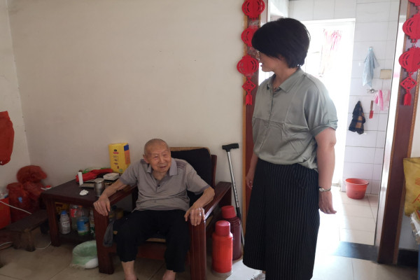 淮南市謝家集區：區委老干部局開(kāi)展走訪(fǎng)慰問(wèn)離休干部暨送學(xué)上門(mén)活動(dòng)