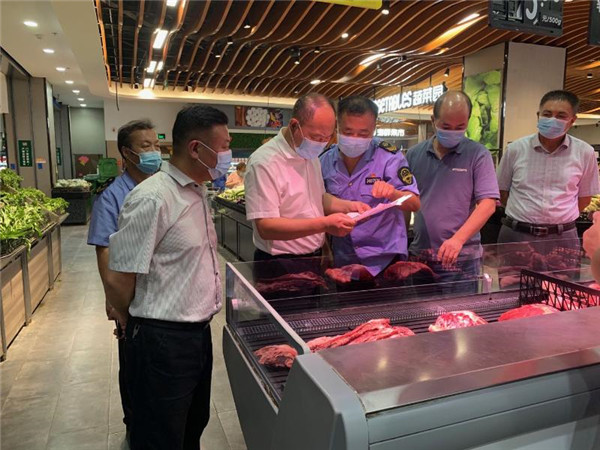 淮南市田家庵區委常委、副區長(cháng)曹峰調研“兩節”節前市場(chǎng)安全生產(chǎn)工作