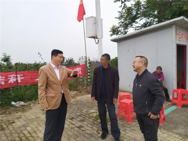 淮南市科技局督查高新區秋季秸稈禁燒工作