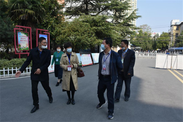 省師資處領(lǐng)導赴淮南二十六中巡視安徽省中小學(xué)教師資格考試工作