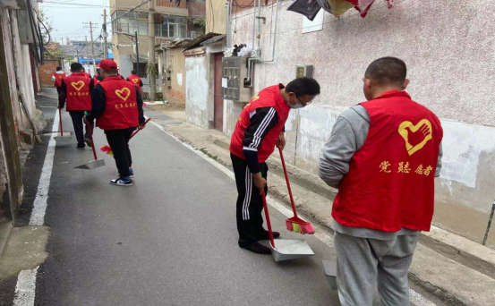 淮南市國土資源執法監察支隊開(kāi)展主題黨日活動(dòng)助力文明城市創(chuàng  )建