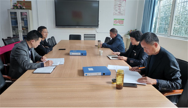 淮南市教體局高中招生工作督查組來(lái)淮南二十六中檢查工作