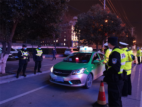 淮南交警超強“獵虎”進(jìn)行中，酒駕查不停！