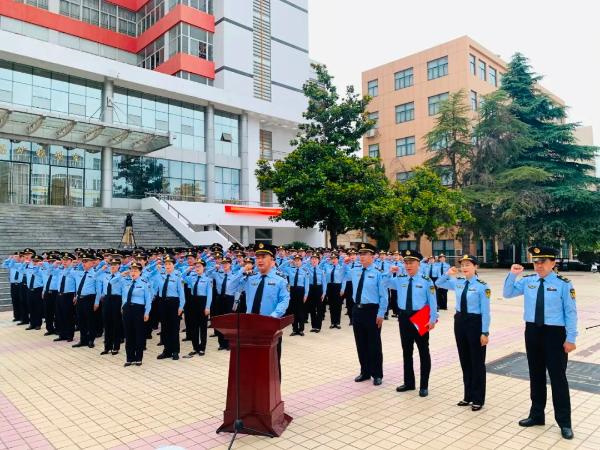 新制服！新形象！淮南市交通執法支隊舉行換裝儀式