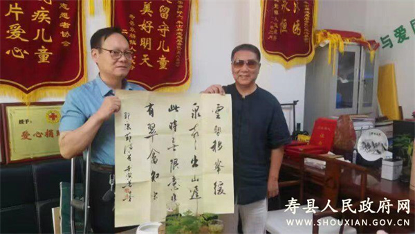著(zhù)名書(shū)法家陳浩金等在淮南壽縣開(kāi)展捐贈書(shū)畫(huà)助學(xué)活動(dòng)