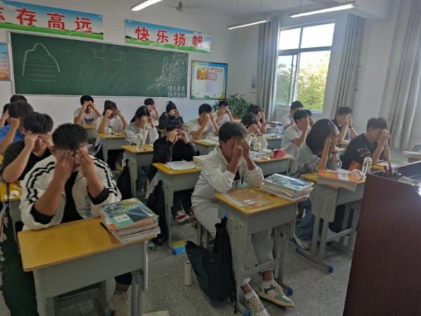 淮南十六中開(kāi)展 “ 兩操 ” 專(zhuān)項督導活動(dòng)