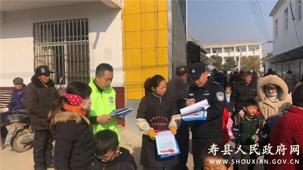 淮南壽縣雙橋鎮開(kāi)展春節期間《信訪(fǎng)條例》宣傳活動(dòng)