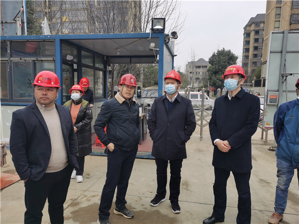 淮南：徐輝帶隊檢查建筑工地安全生產(chǎn)、揚塵防治和常態(tài)化疫情防控工作