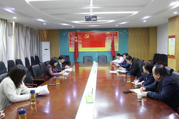 淮南市婦聯(lián)來(lái)鳳督導“兩綱”實(shí)施工作