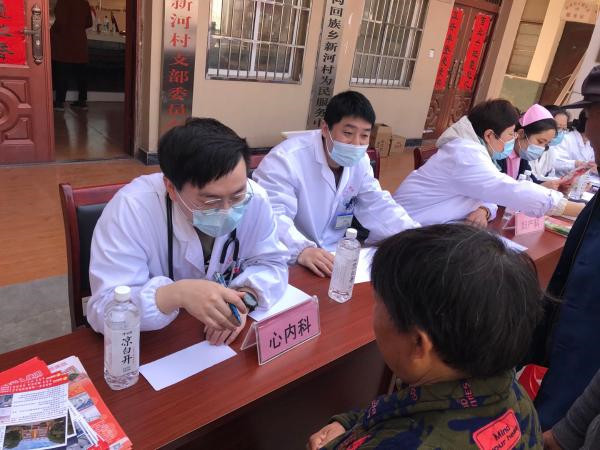 淮南市人防辦、淮南東方醫院集團共同開(kāi)展“我為群眾辦實(shí)事”活動(dòng) 赴古溝回族鄉新河村開(kāi)展健康義診