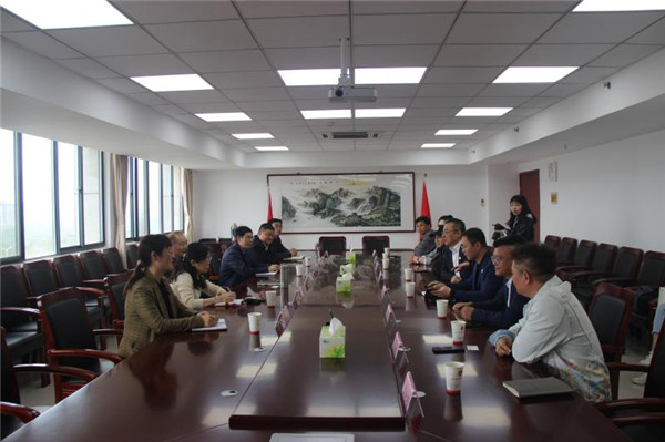 淮南市市場(chǎng)監管局與淮南溫州商會(huì )開(kāi)展交流座談