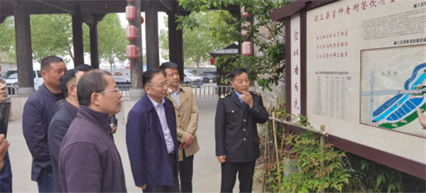 淮南市局組織赴潁上管仲老街學(xué)習省級餐飲質(zhì)量安全街區創(chuàng  )建工作